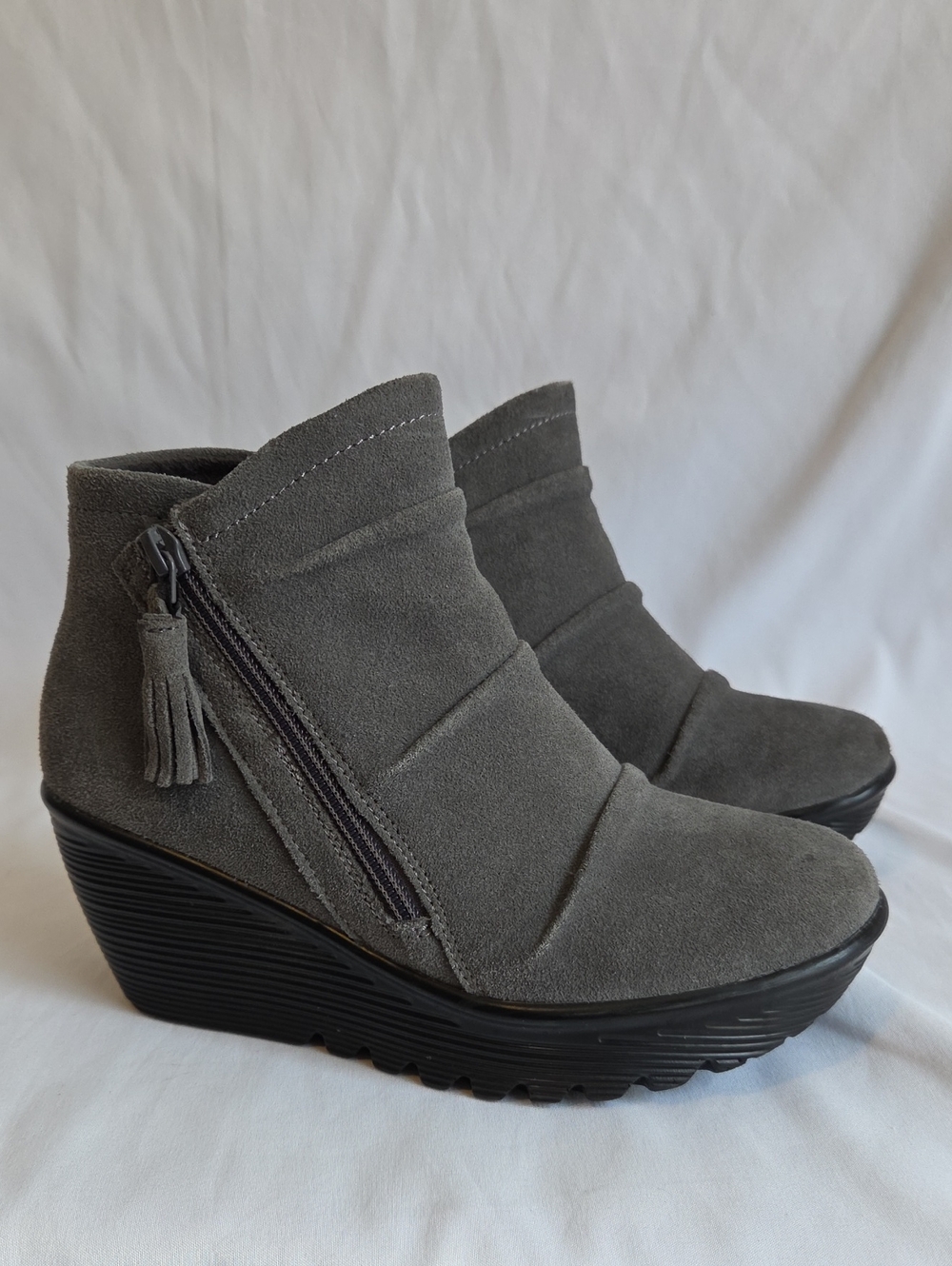 Skechers Gray Suede Wedge Ankle Boots with Tassel Zip